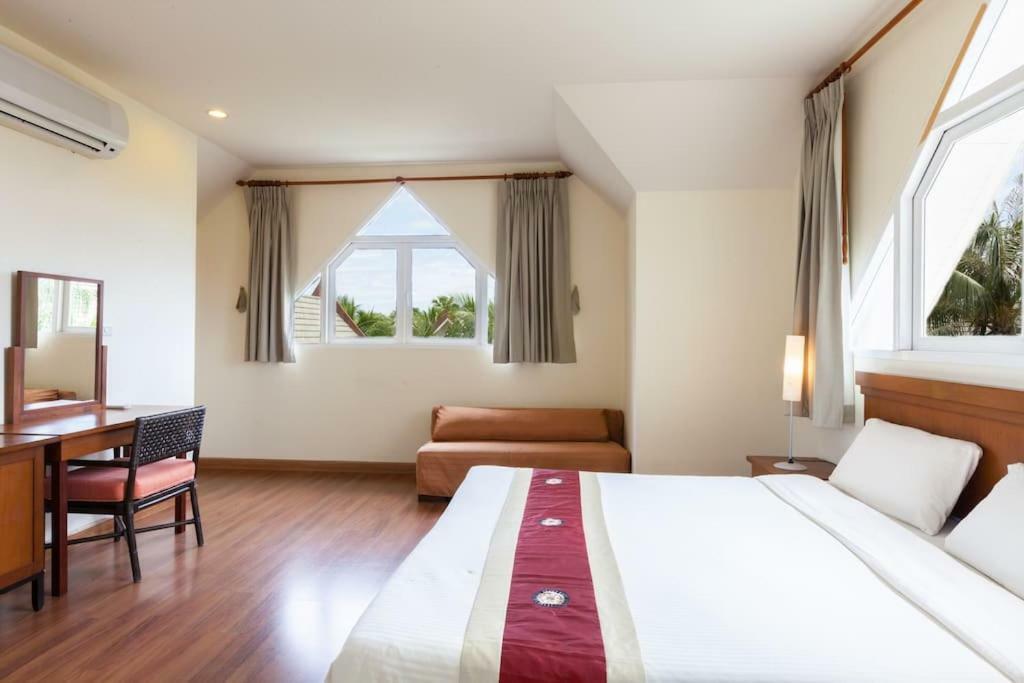 Baan Talay Samran 4 Bedrooms Villa With Beach And 3 Pools Cha-Am Exterior foto